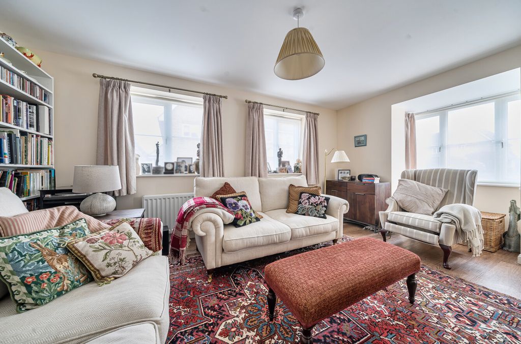 Property photo 3 of 17 Sitting Room