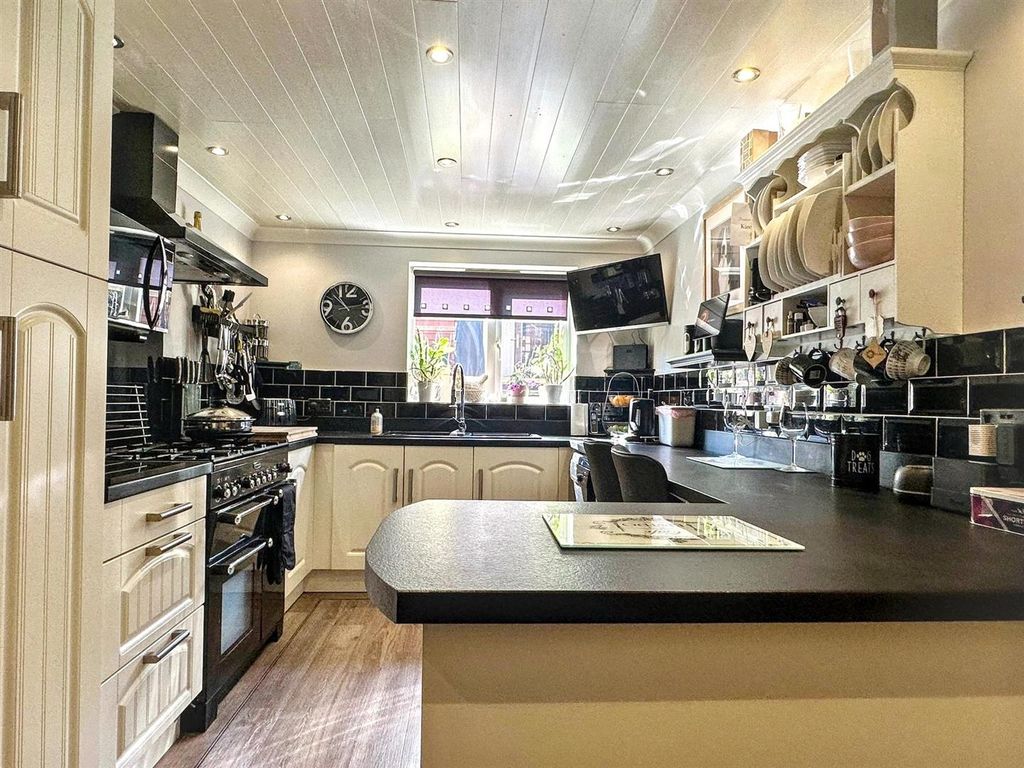 Property photo 2 of 37 Kitchen