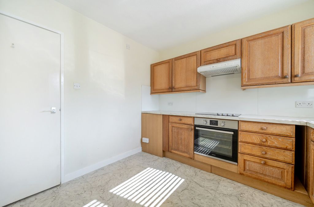 Property photo 3 of 14 1456586-18-69F4c9...