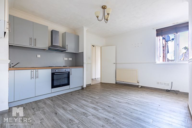 Property photo 2 of 8 Photo 2