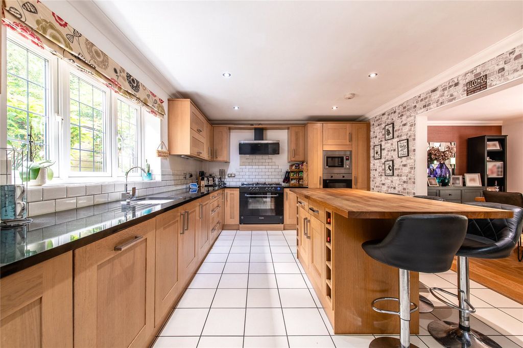 Property photo 3 of 22 Kitchen