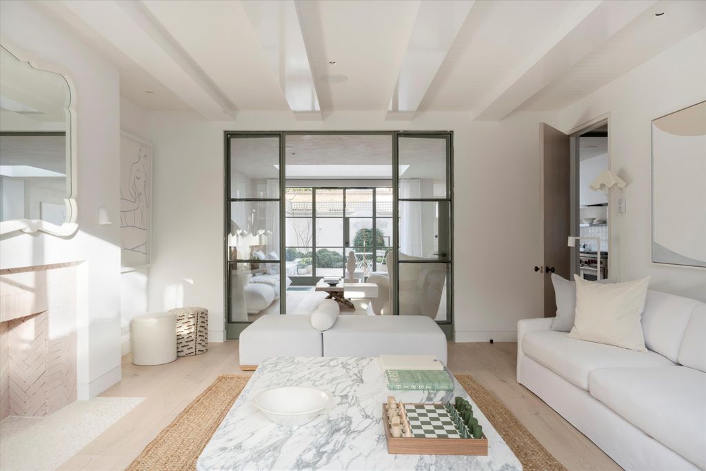 Property photo 2 of 28 Image