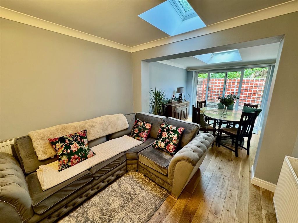 Property photo 2 of 24 Lounge - Diner.Jpg