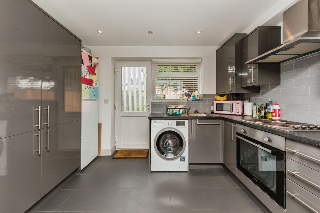 Property photo 3 of 20 Pbox-Img.Jpg