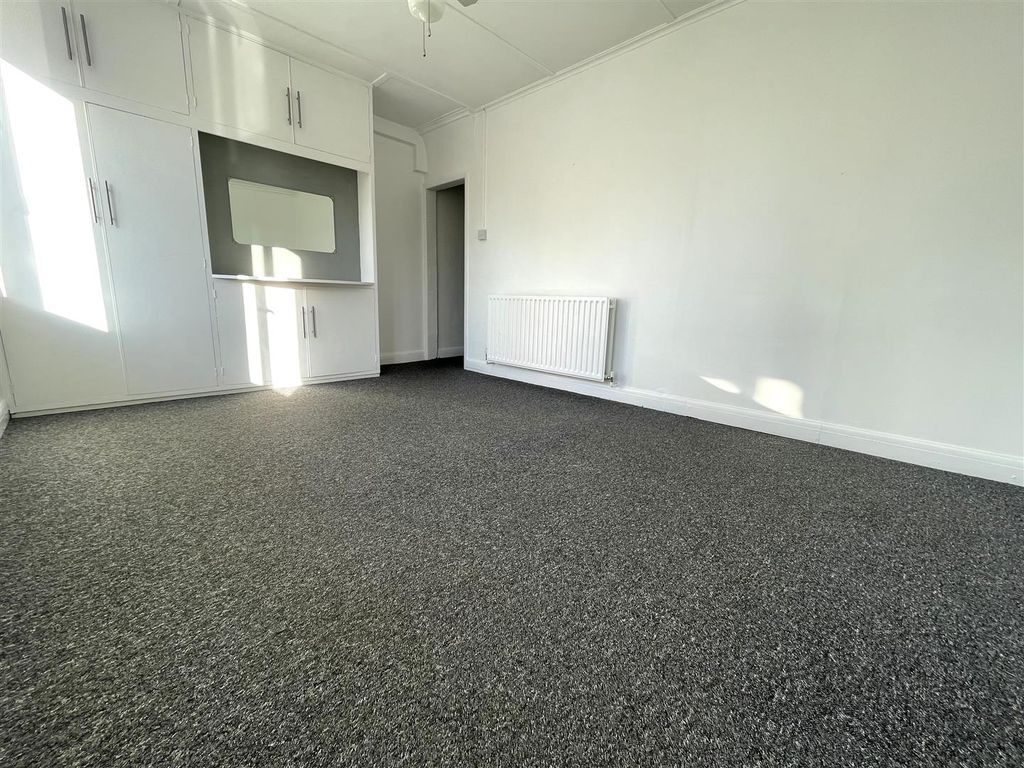 Property photo 2 of 7 Bedroom 4.Jpeg