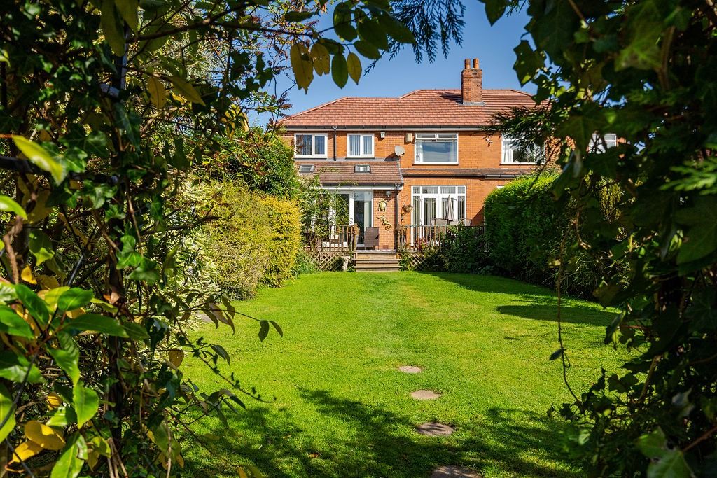 Property photo 2 of 38 673715