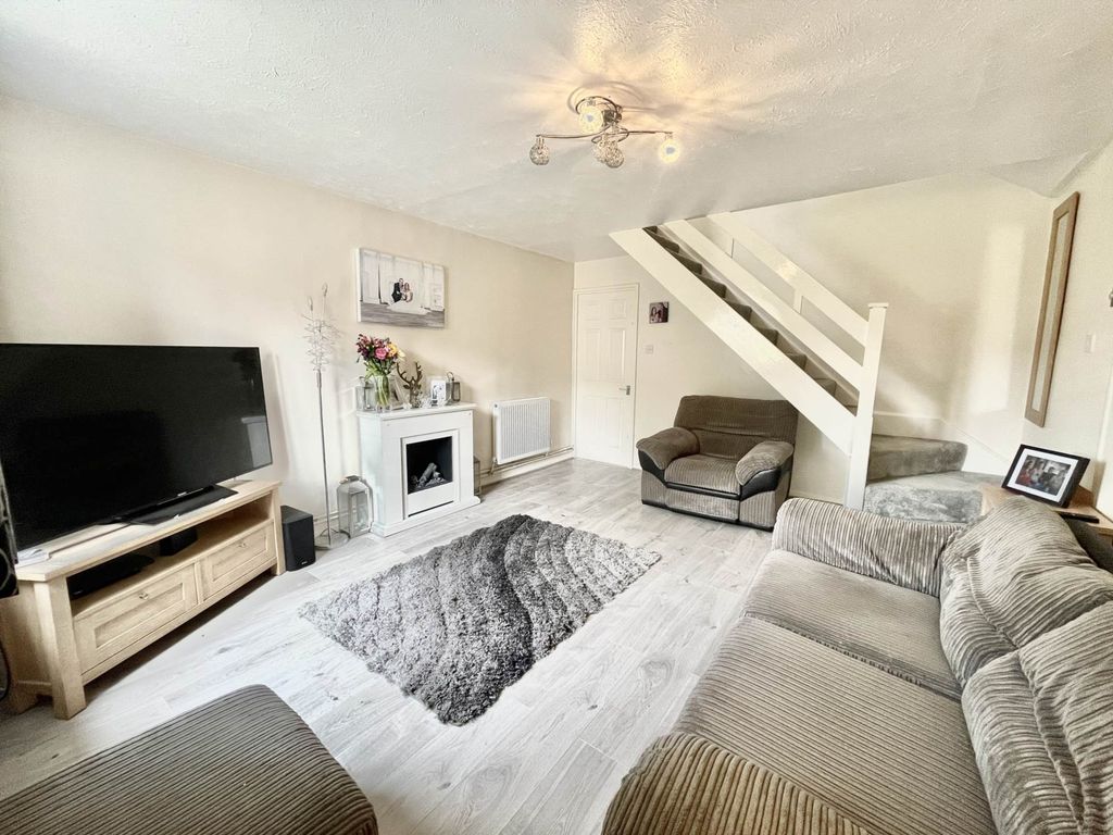 Property photo 3 of 11