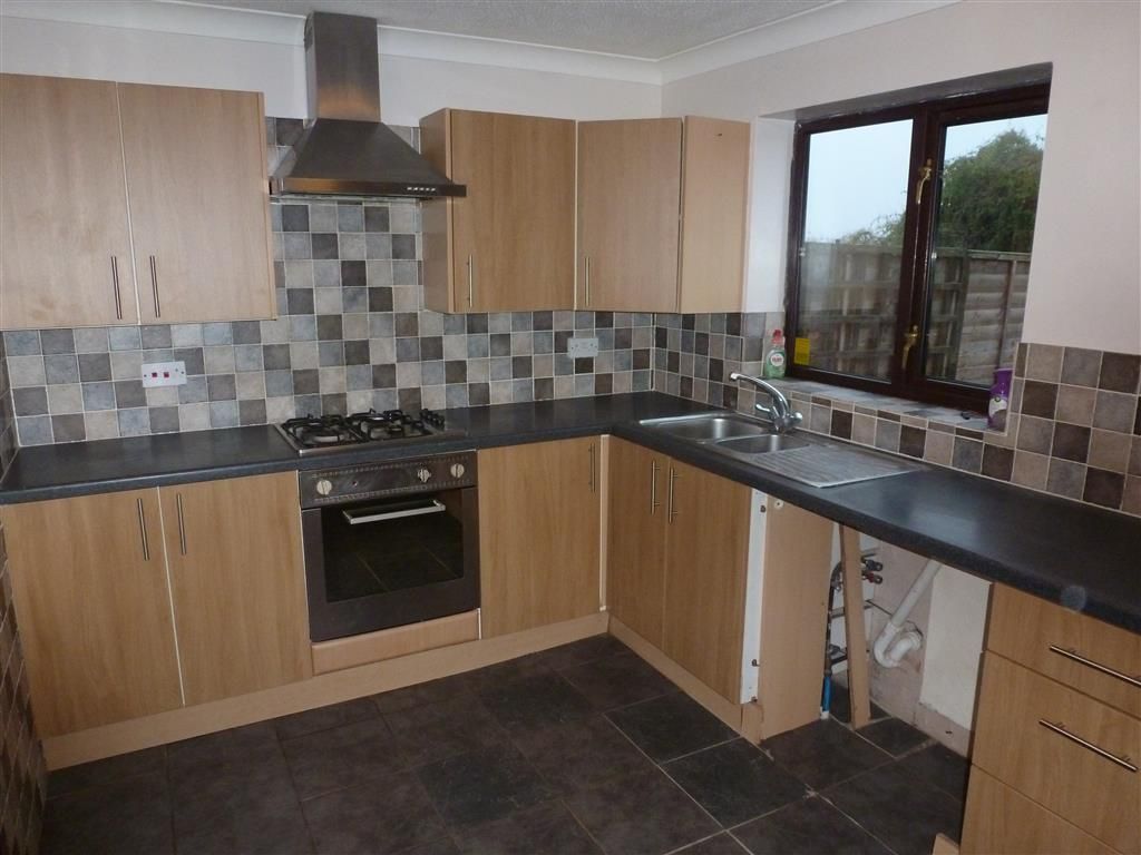 Property photo 2 of 7 Kitchen