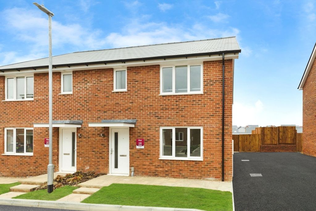 Property photo 1 of 10 External