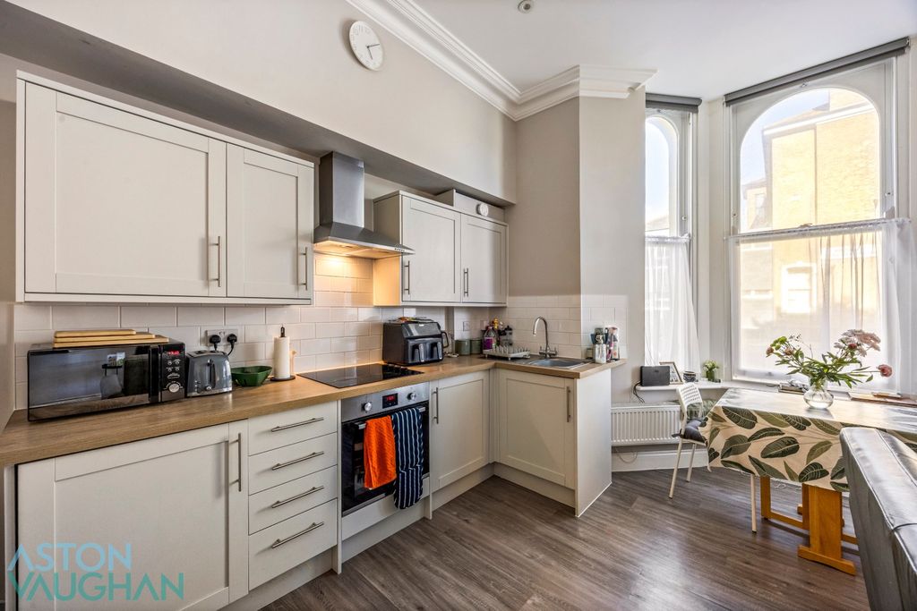 Property photo 1 of 8 5235180