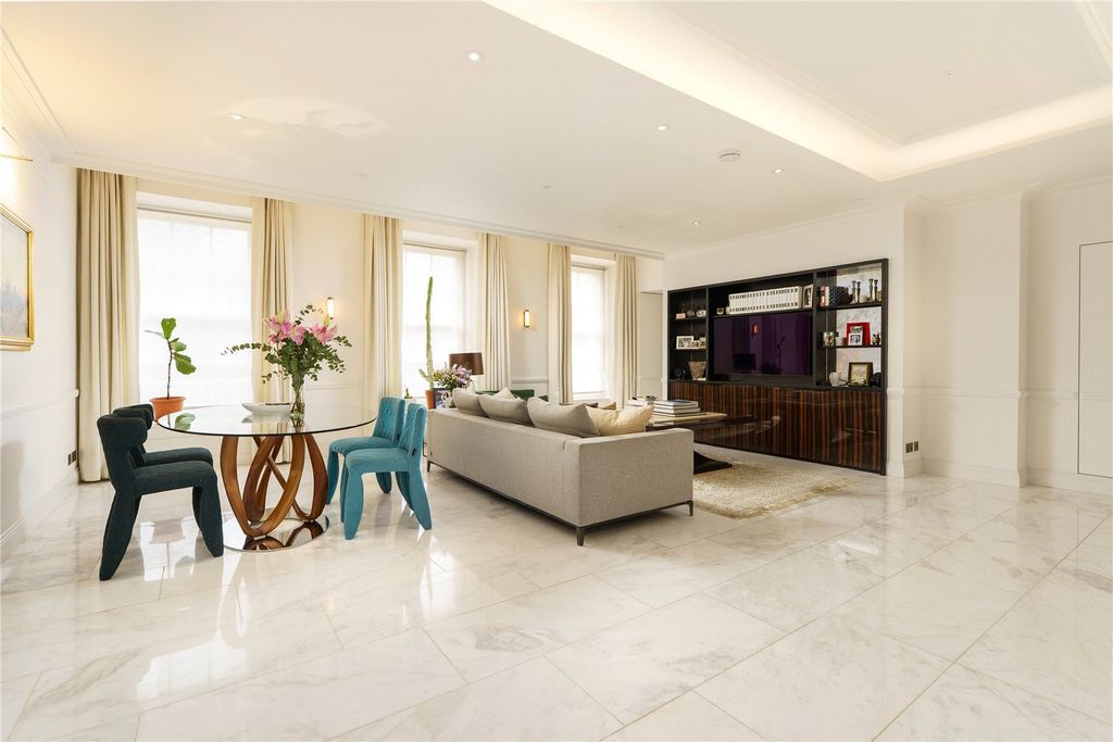 Property photo 3 of 13 Picture No. 02