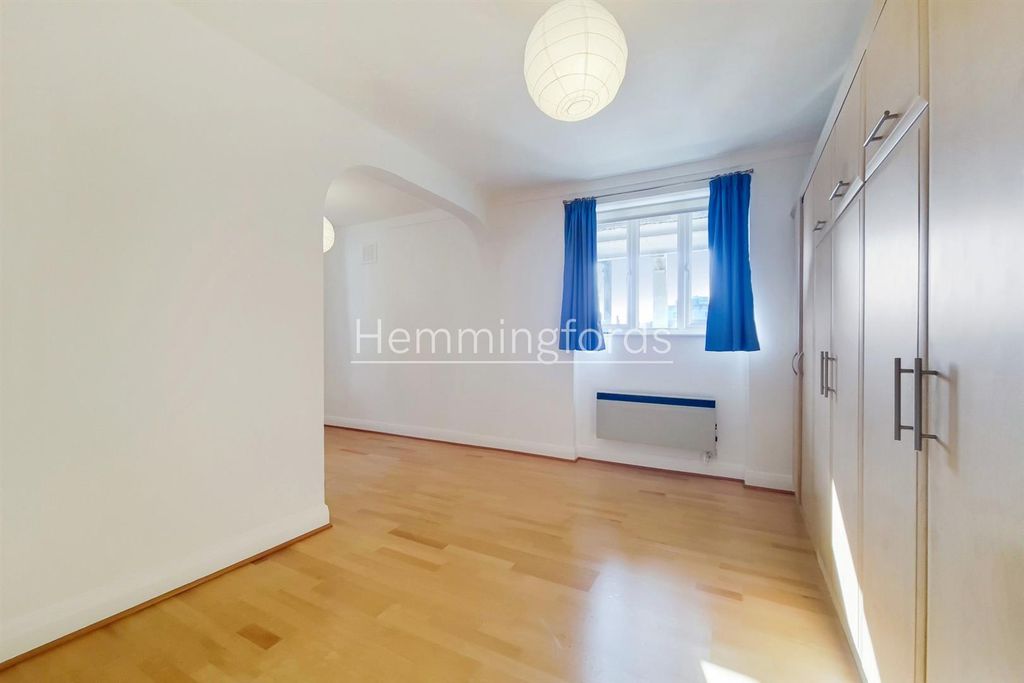 Property photo 3 of 12