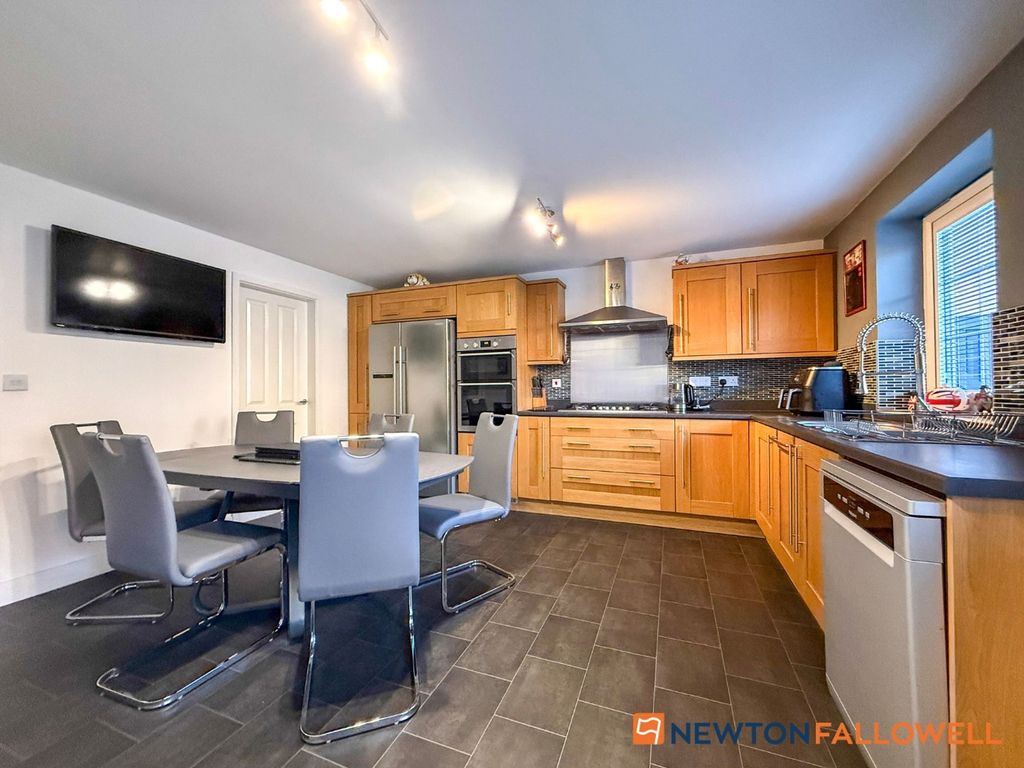 Property photo 2 of 26 Dining Kitchen