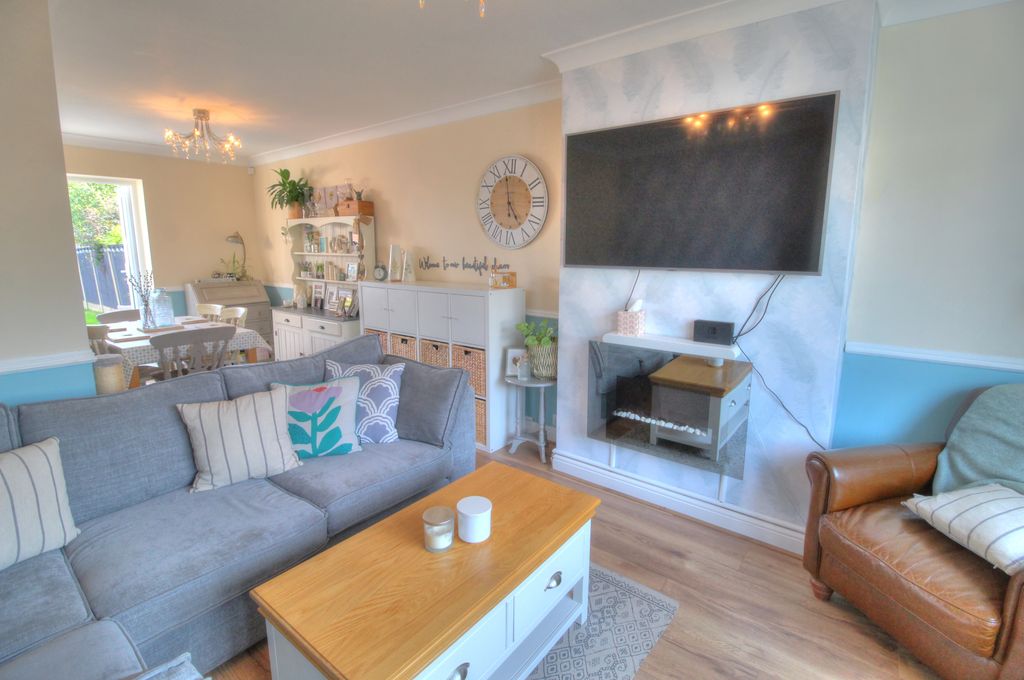 Property photo 3 of 16 Lounge Diner