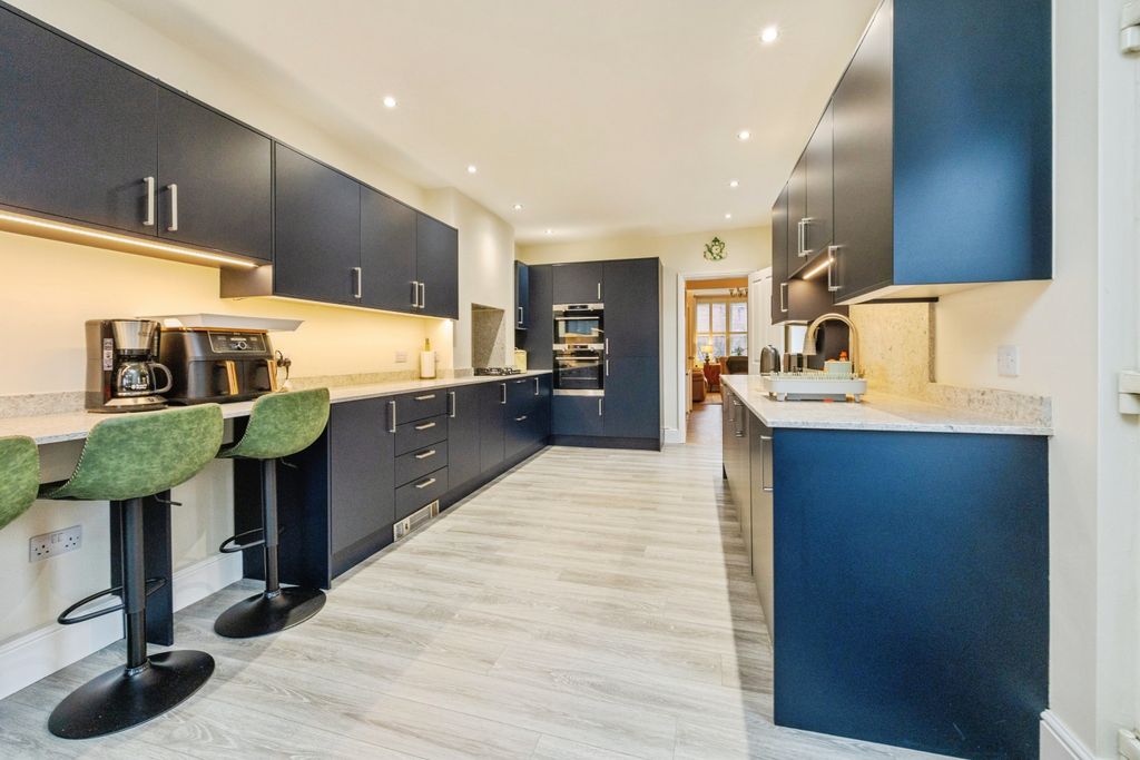 Property photo 3 of 16 Photo #3