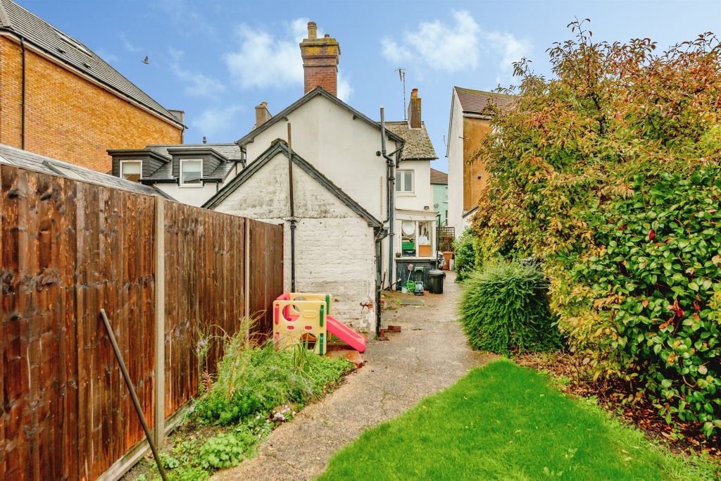 Property photo 3 of 11