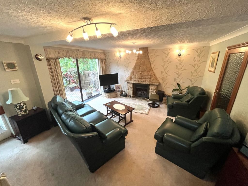 Property photo 2 of 34