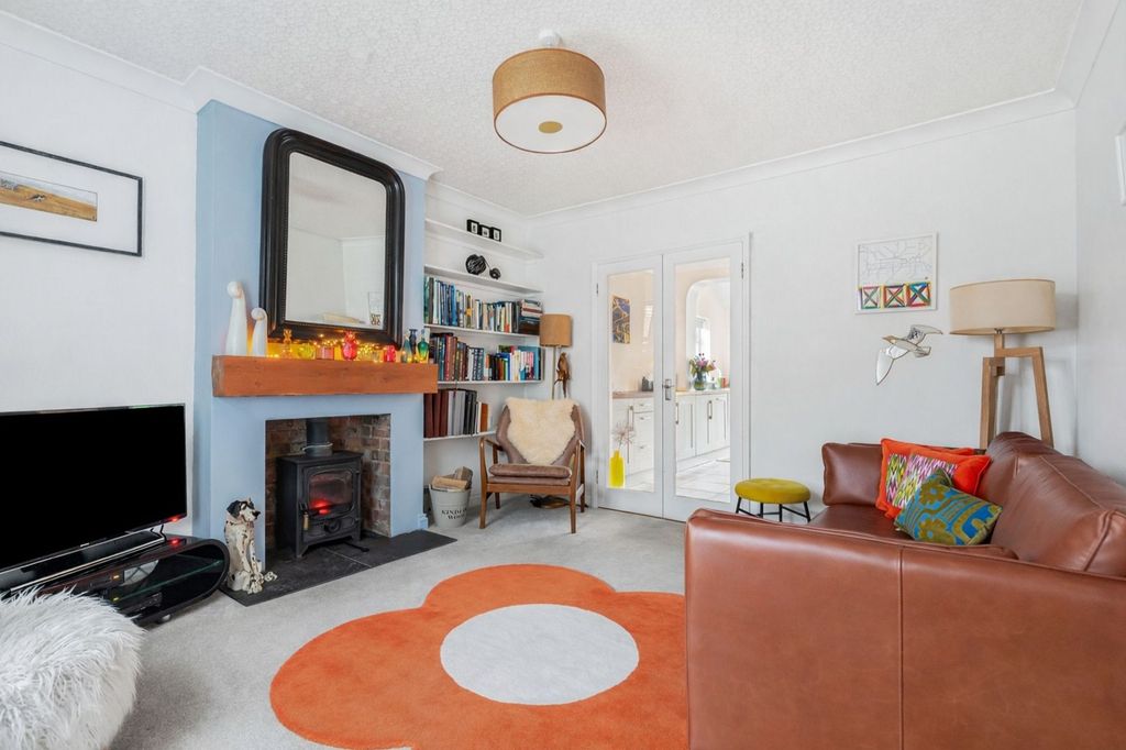 Property photo 3 of 23