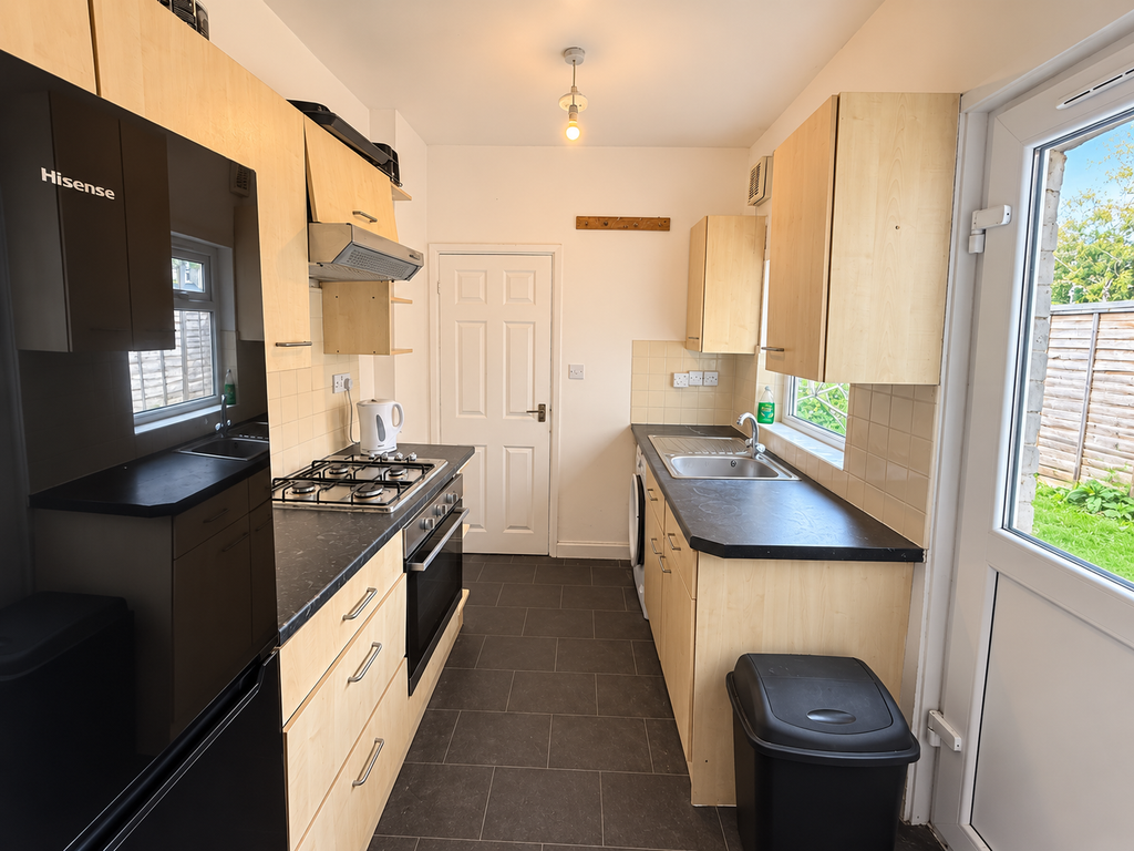 Property photo 3 of 14 Kitchen