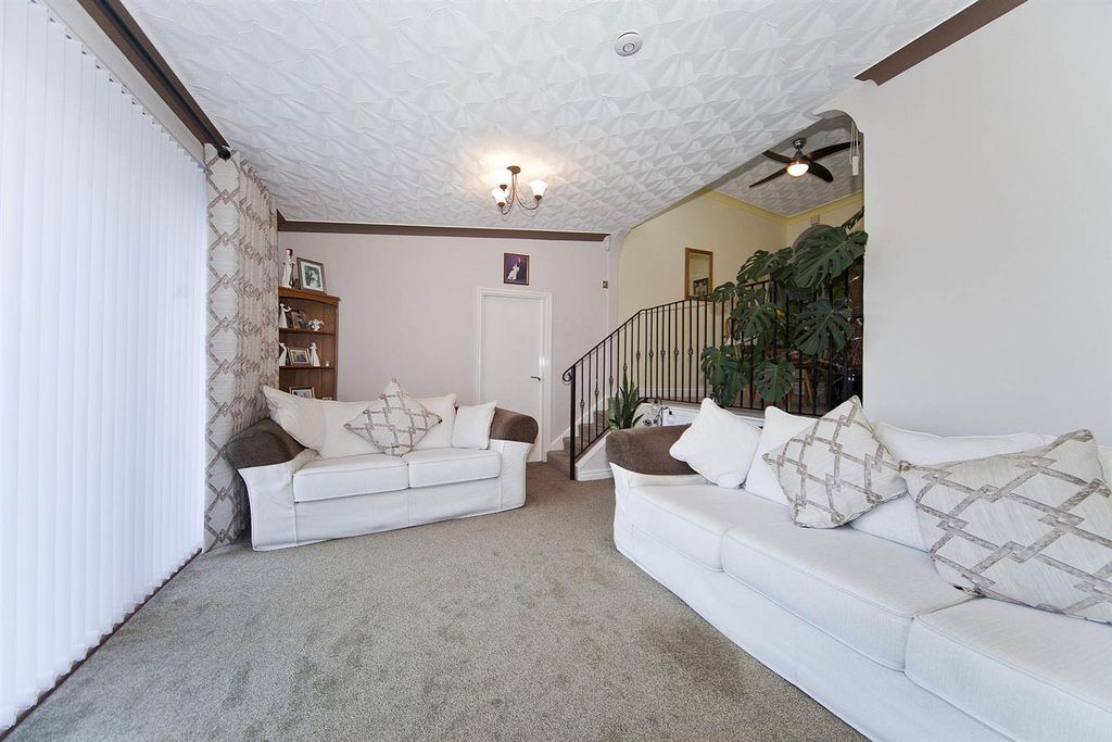 Property photo 2 of 24