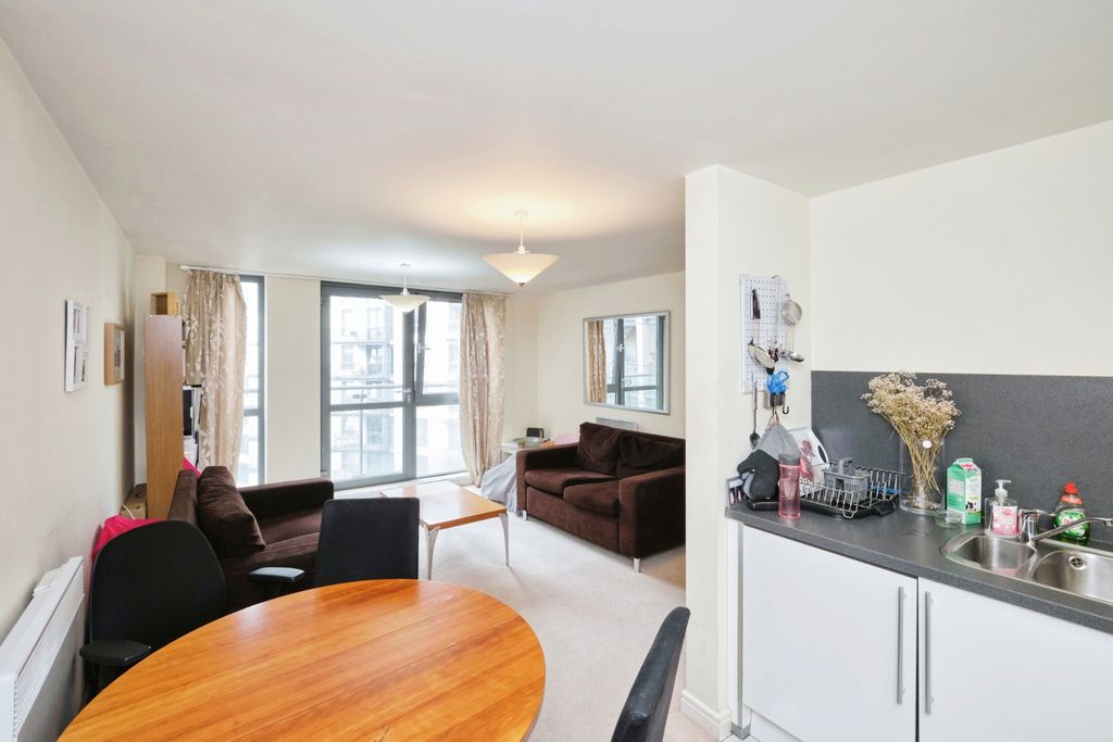 Property photo 2 of 15 Open Plan