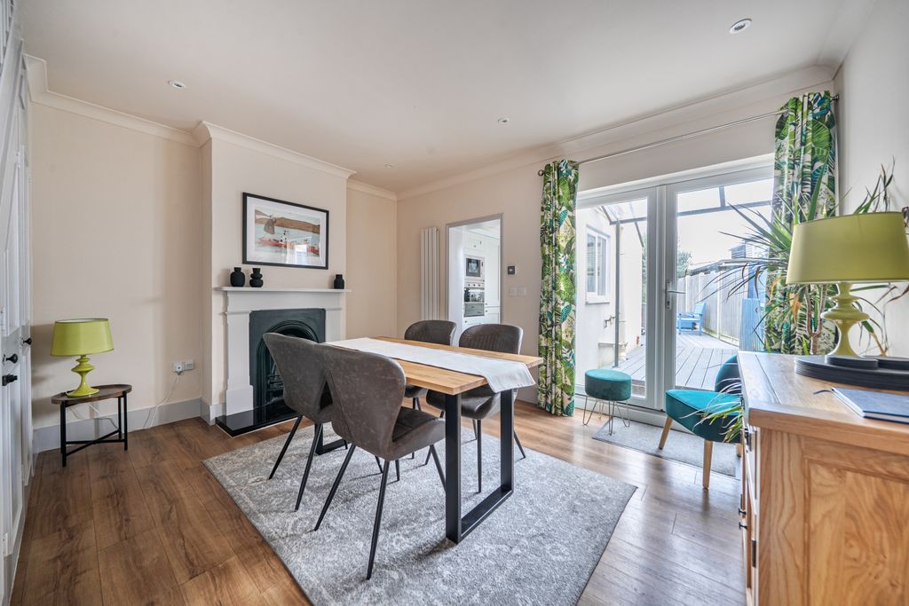 Property photo 3 of 19 1445997-6-69Df6006A1457
