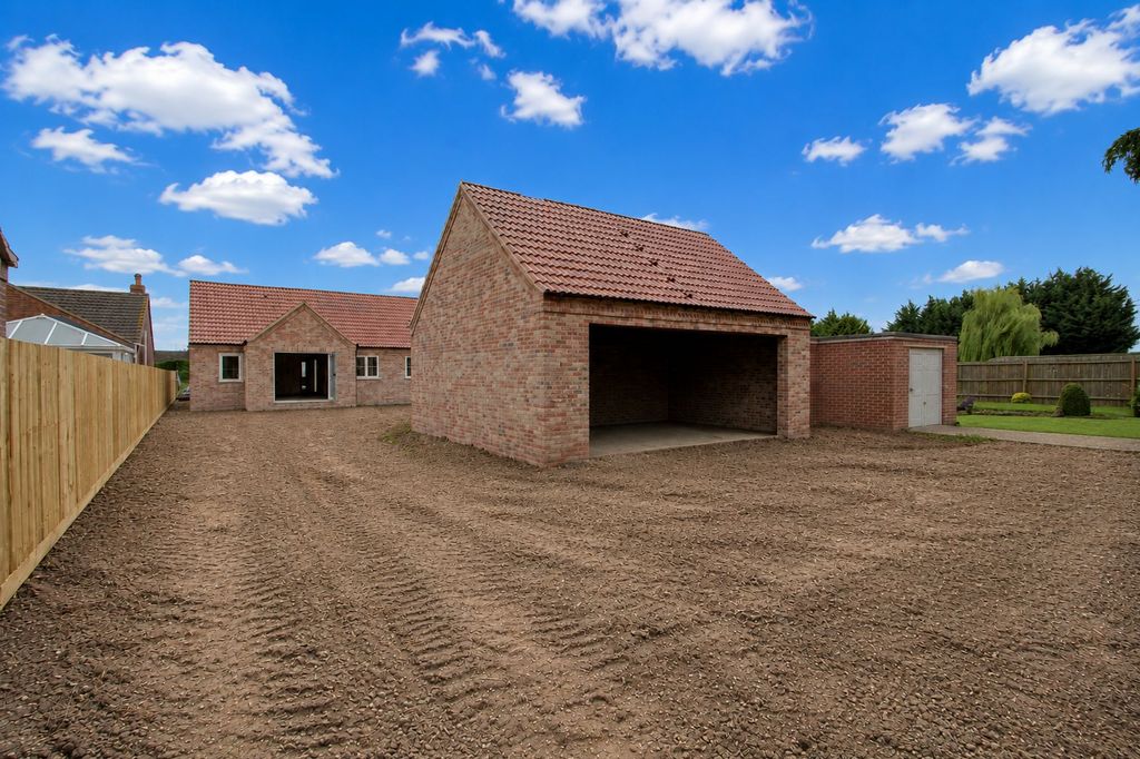 Property photo 2 of 19