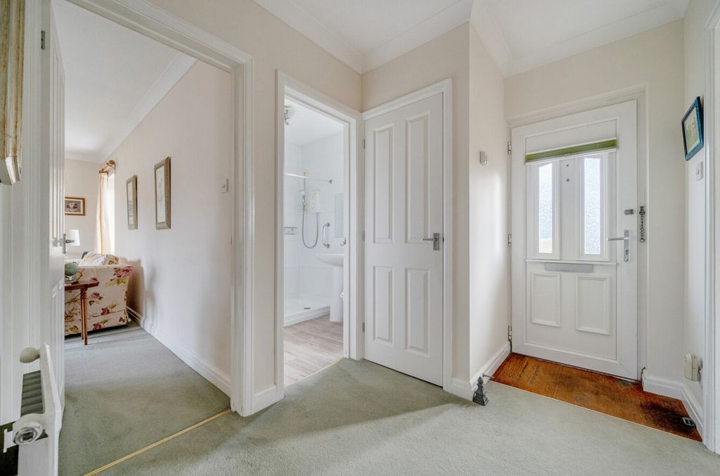 Property photo 2 of 20