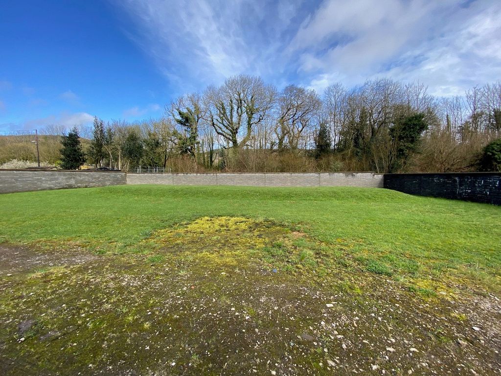 Property photo 2 of 7 ***