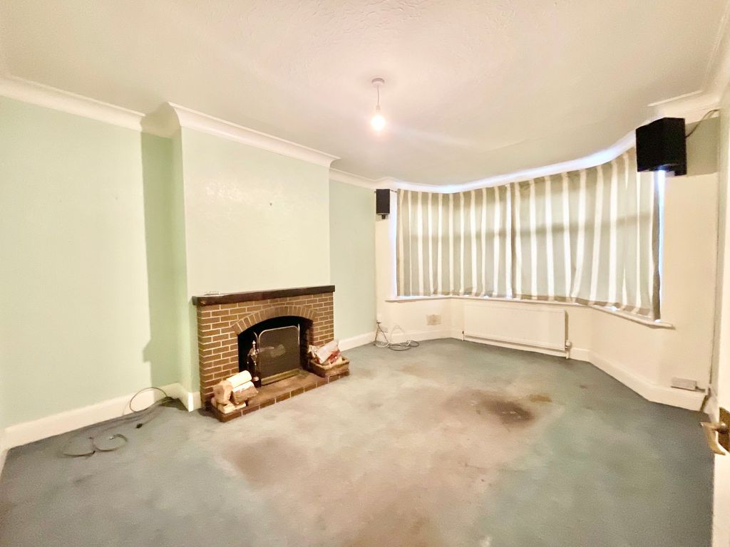 Property photo 3 of 23