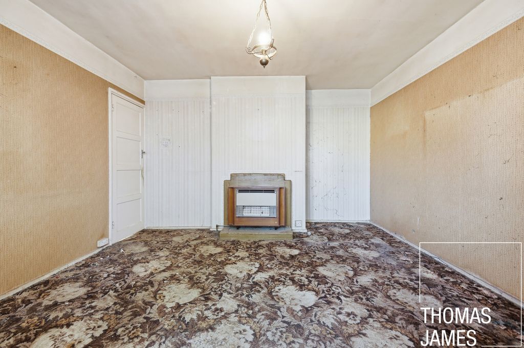 Property photo 3 of 20