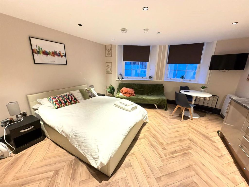 Property photo 1 of 4 Living Room.Jpg