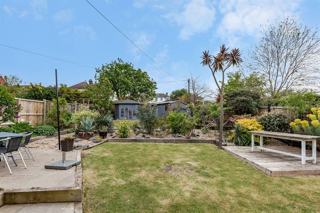 Property photo 3 of 24
