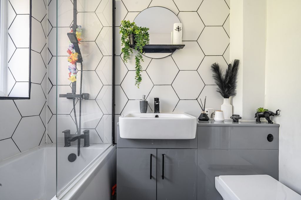 Property photo 2 of 20 14405562069E5F54F8745c