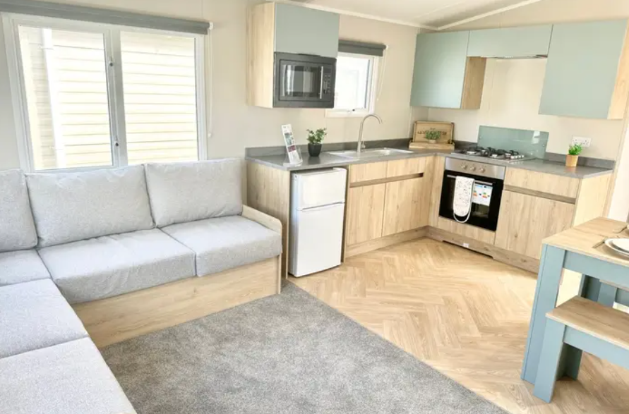 Property photo 1 of 21 4