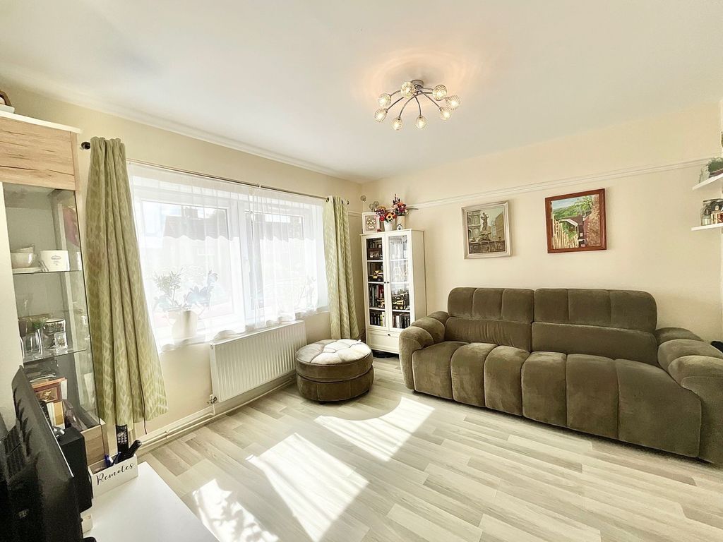 Property photo 2 of 19