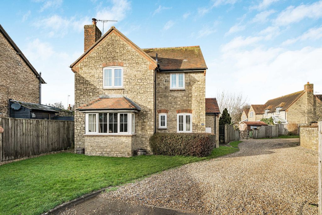 Property photo 1 of 18 Front