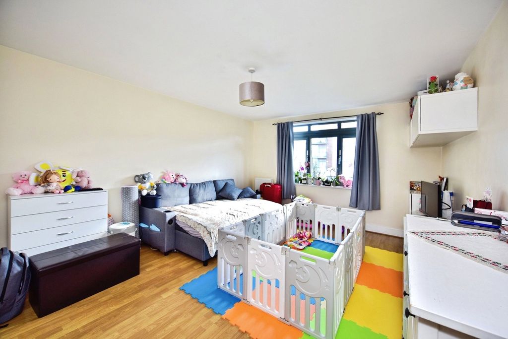 Property photo 3 of 20 Pbox-Img.Jpg