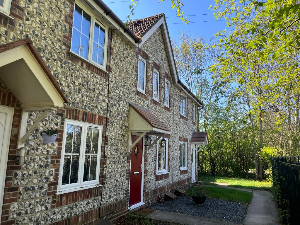 Property photo 1 of 8 Front