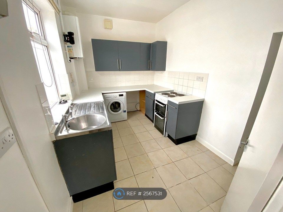 Property photo 2 of 8 Kitchen