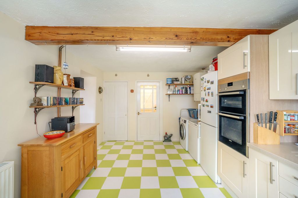 Property photo 3 of 19