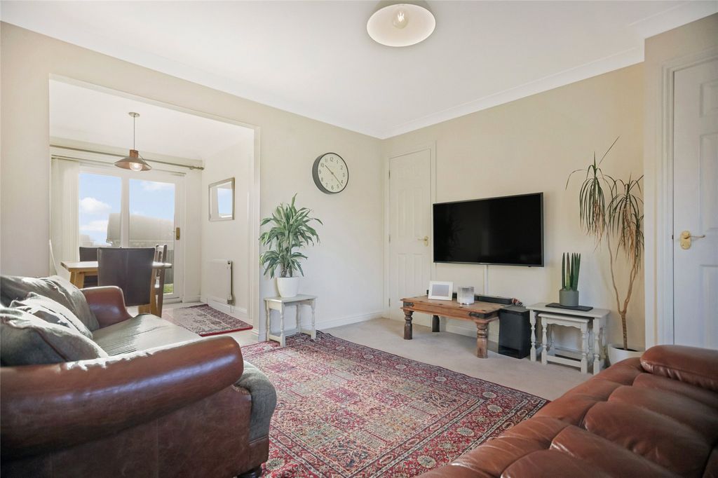 Property photo 3 of 23 Living Room