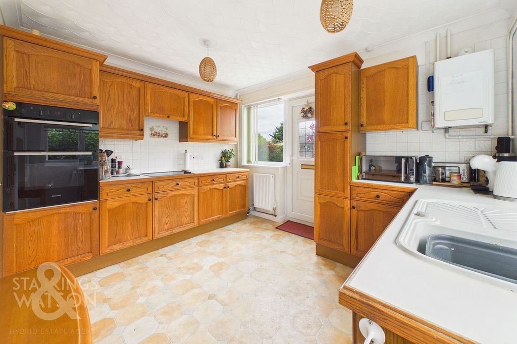 Property photo 3 of 23