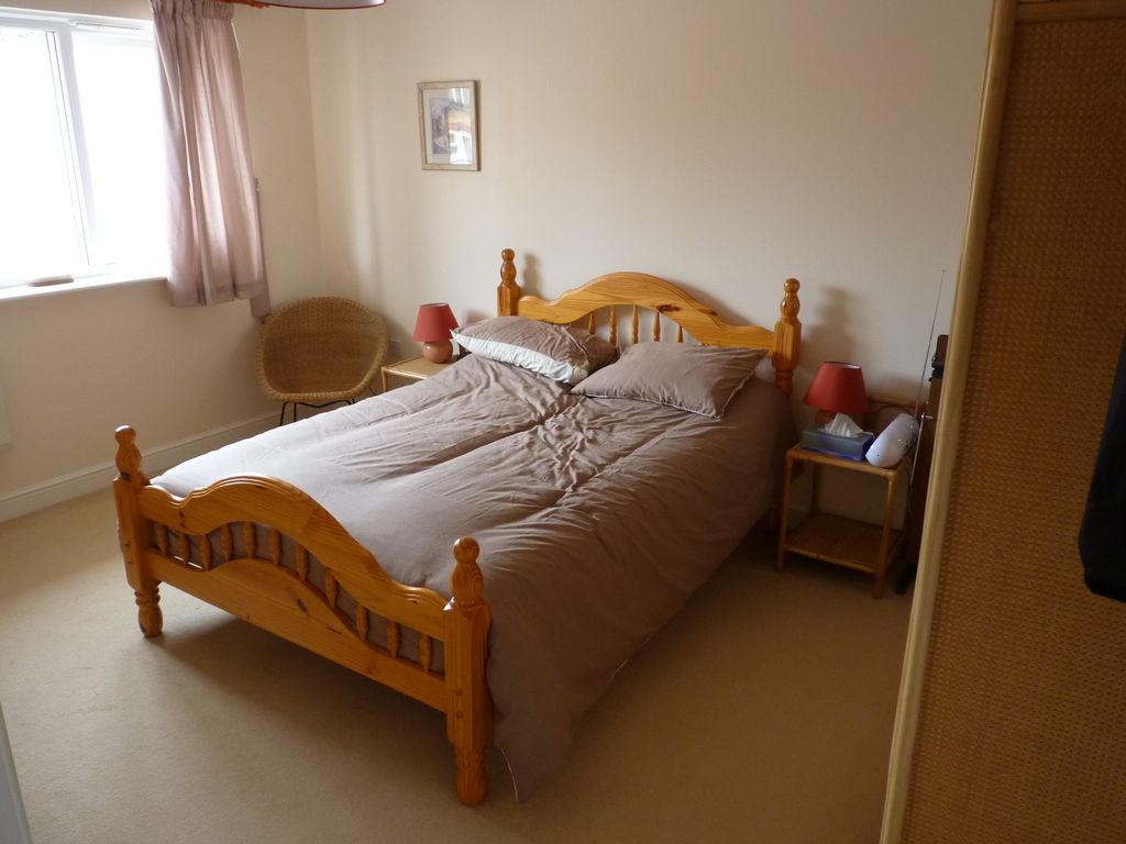 Property photo 3 of 7 Bedroom 1