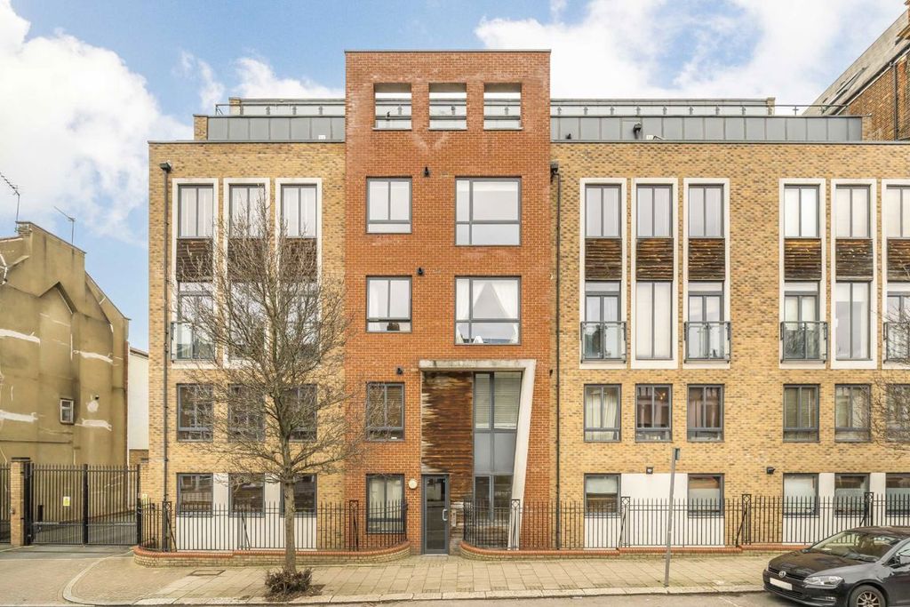 Property photo 1 of 7