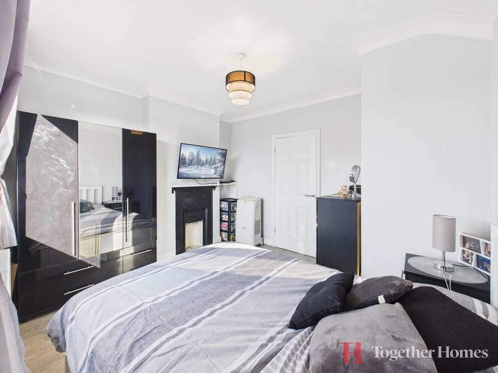 Additional image 24 of 4 bed semi-detached house for saleBlacksmiths Lane, Rainham RM13
