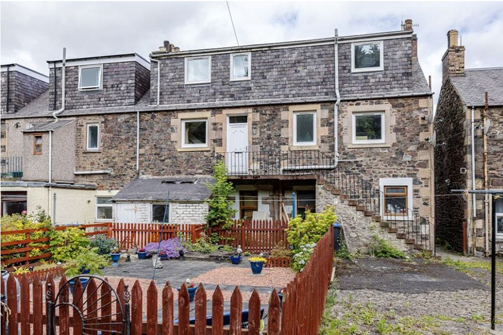 Property photo 1 of 9