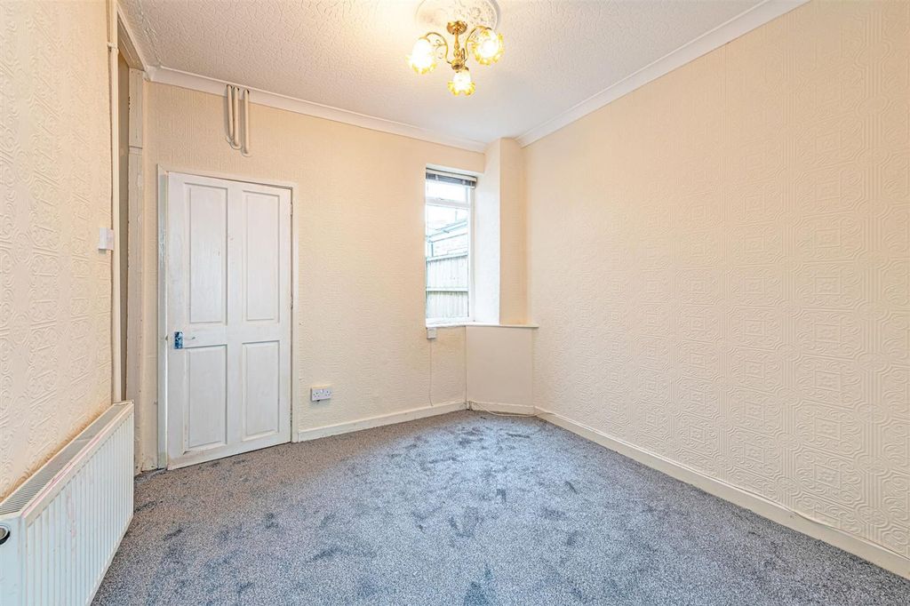 Property photo 3 of 7 Dining Room