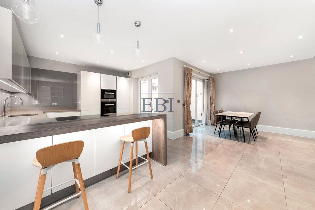 Property photo 1 of 15 Picture No. 05