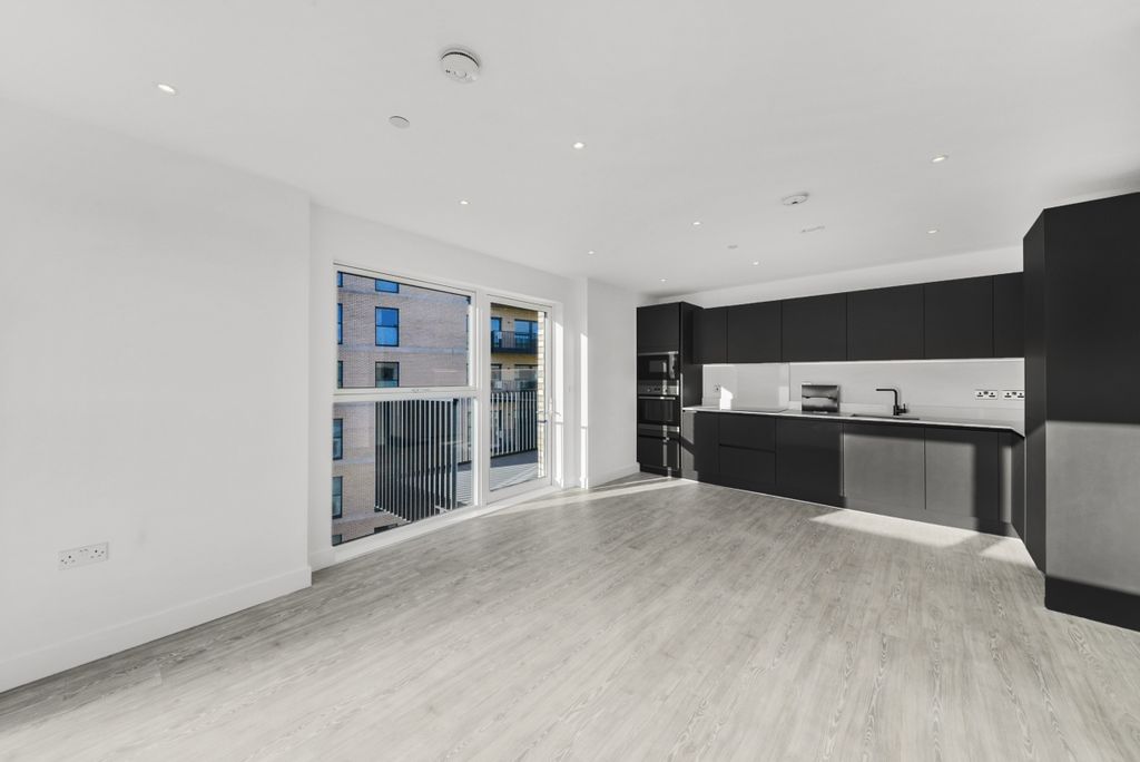 Property photo 3 of 11 Jargonelle House